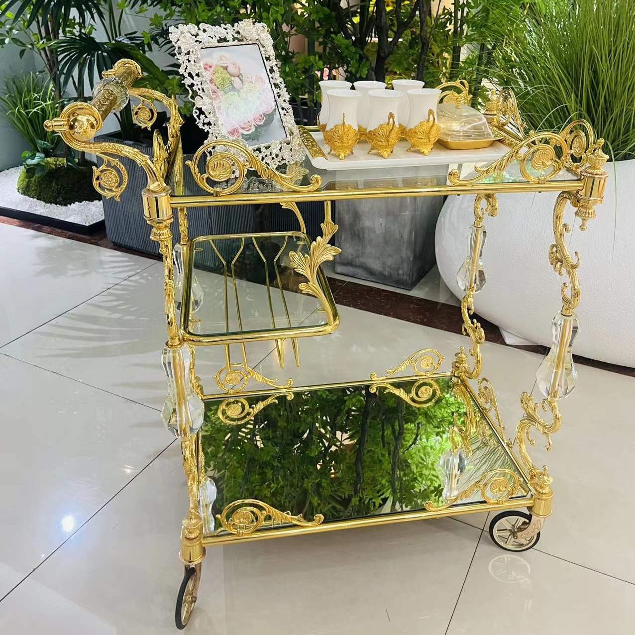 Luxury Vintage Golden Bronze Bar Cart for Dining and Living Room Hotel Restaurant Family Kitchen Trolley for Party Service